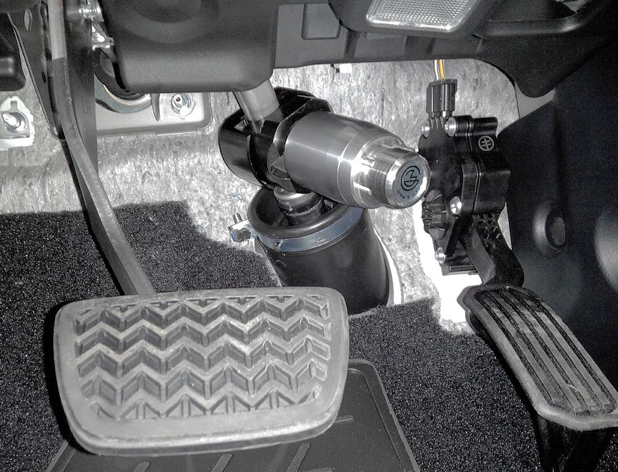 Блокиратор рулевого вала Перехват-Универсал установленный на автомобиле Lexus RX450h 2009-2015