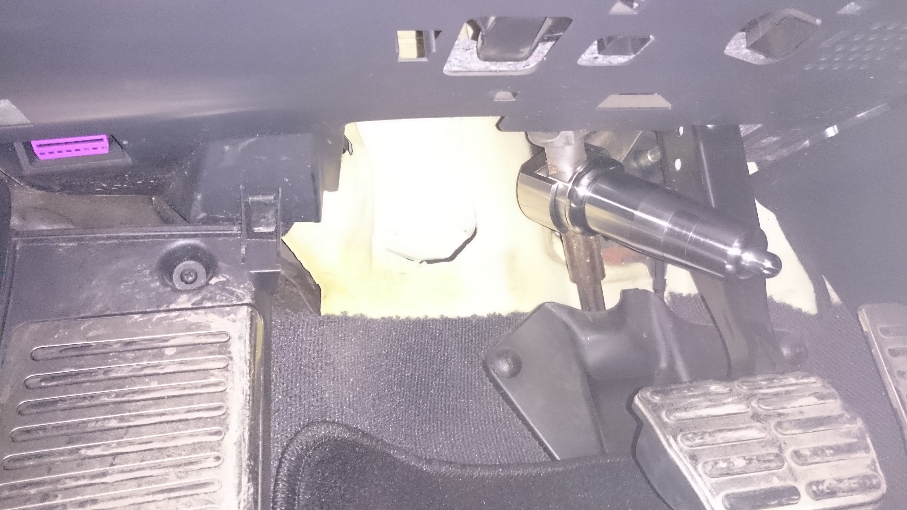 Блокиратор рулевого вала Заслон установленный на автомобиле Audi TT