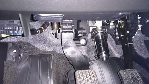 Блокиратор рулевого вала Заслон установленный на автомобиле Chevrolet Aveo 2002-2011