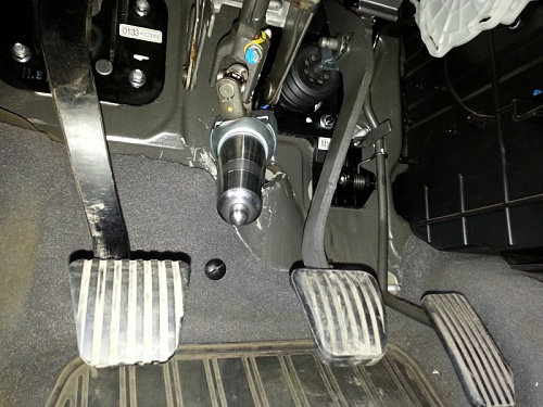 Блокиратор рулевого вала Заслон установленный на автомобиле Chevrolet Lacetti 2003-2013
