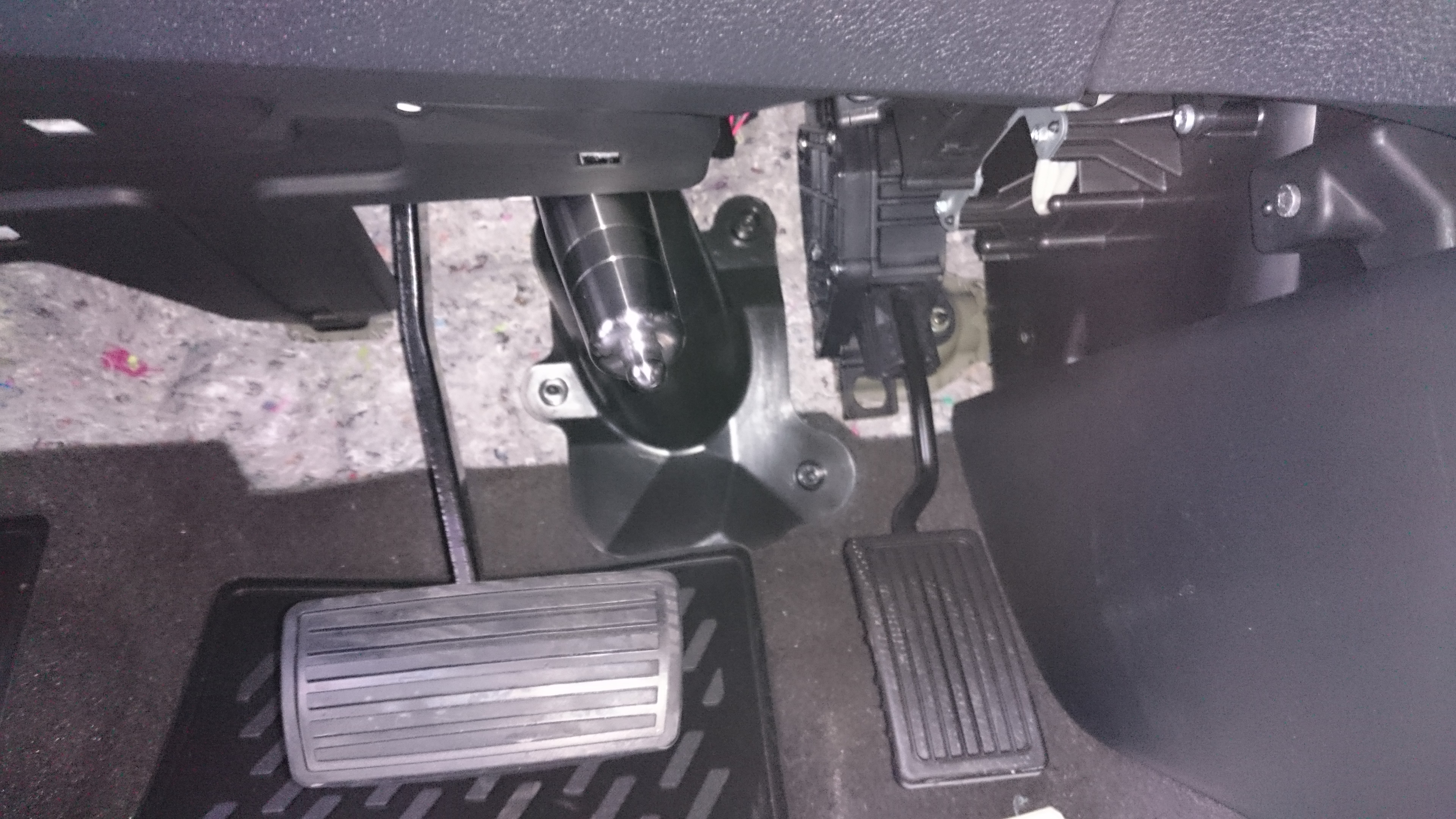 Блокиратор рулевого вала Заслон установленный на автомобиле Honda Crosstour 2011-2016