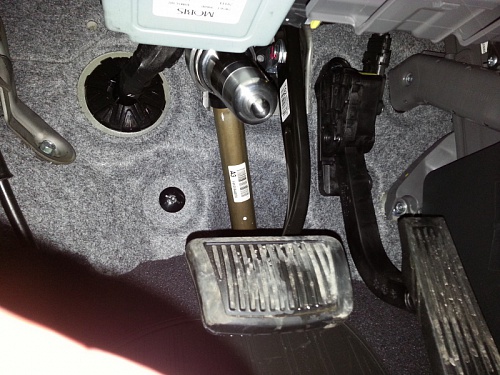 Блокиратор рулевого вала Заслон установленный на автомобиле Hyundai Santa Fe III 2012-