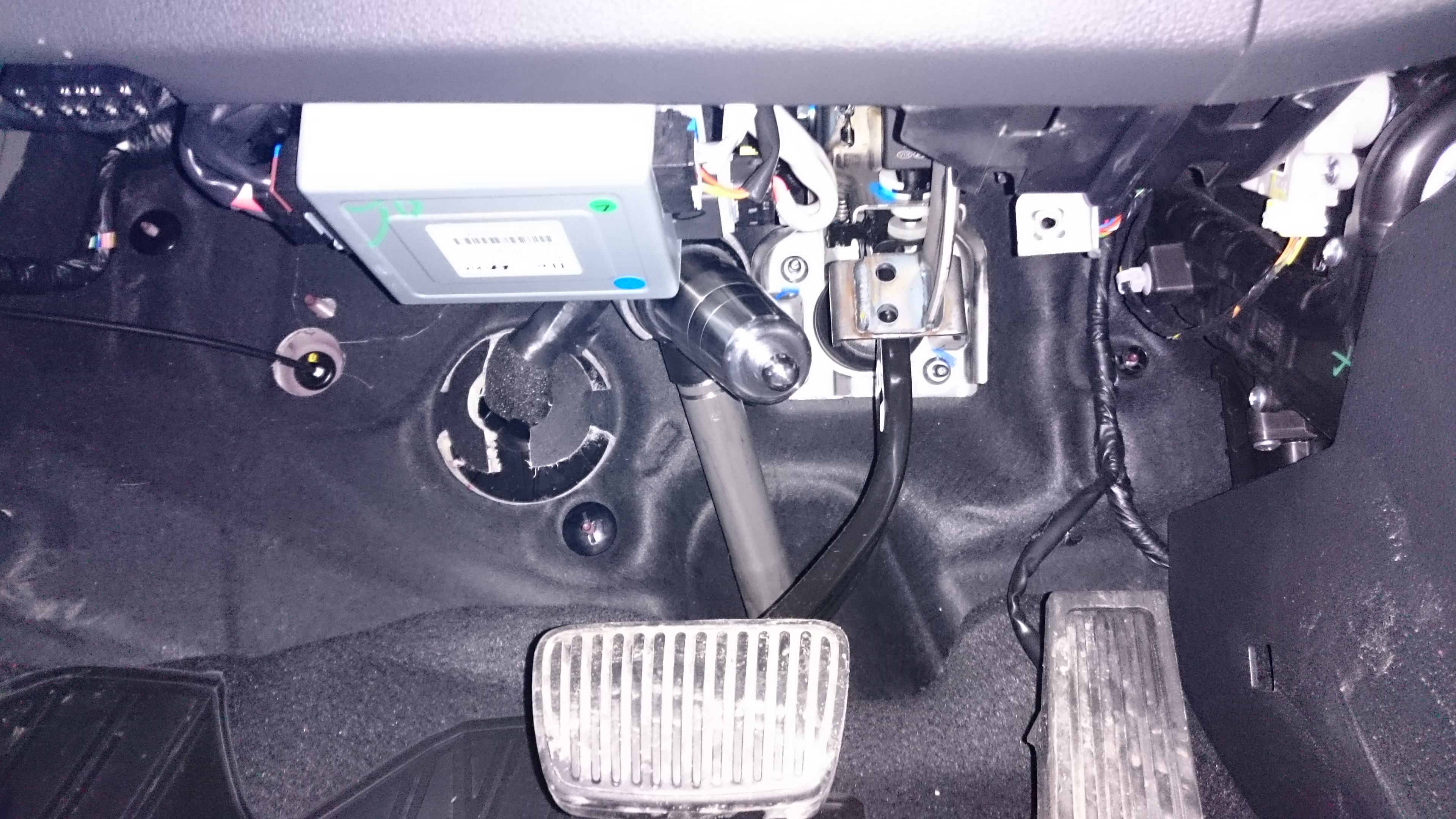Блокиратор рулевого вала Заслон установленный на автомобиле Hyundai Tucson III 2015-