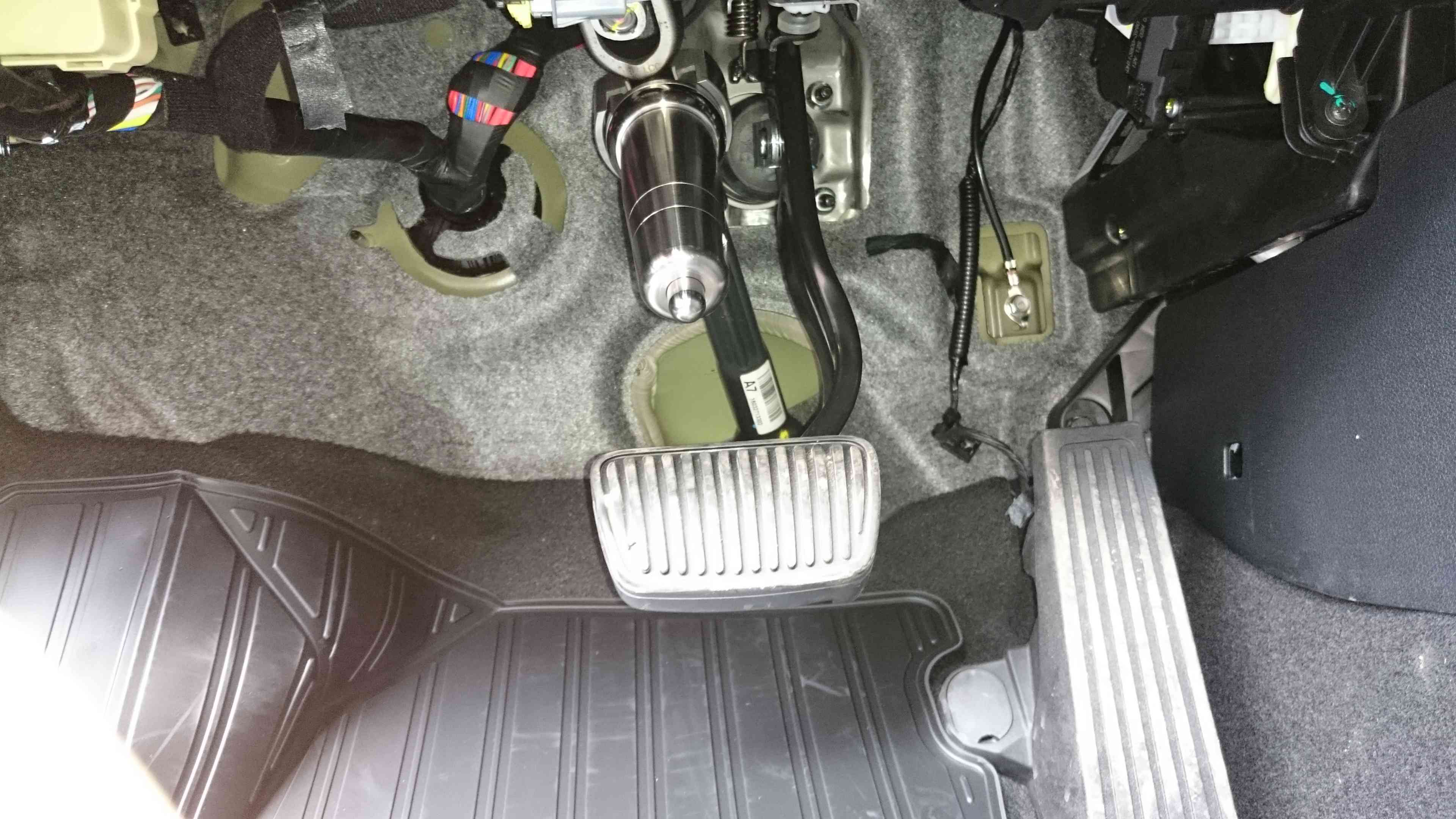 Блокиратор рулевого вала Заслон установленный на автомобиле Kia Optima 2016-