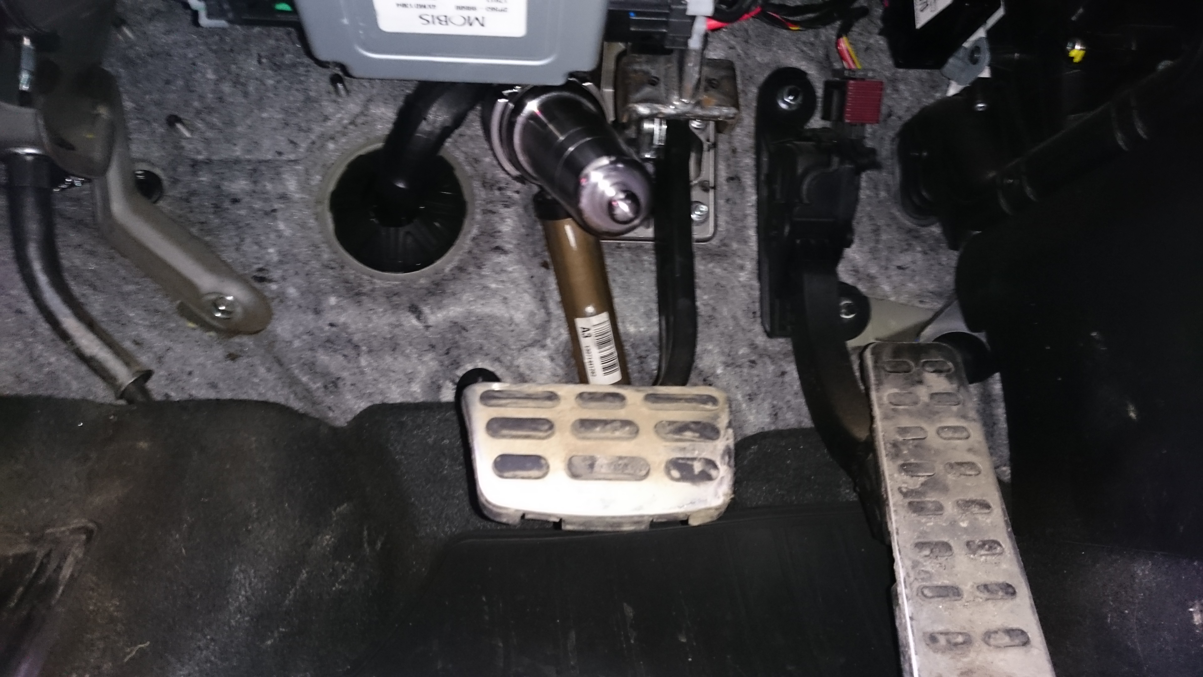 Блокиратор рулевого вала Заслон установленный на автомобиле Kia Sorento III 2015-