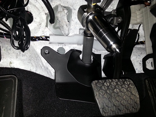 Блокиратор рулевого вала Заслон установленный на автомобиле Mazda 6 2012-