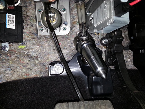 Блокиратор рулевого вала Заслон установленный на автомобиле Mitsubishi ASX 2013-2016