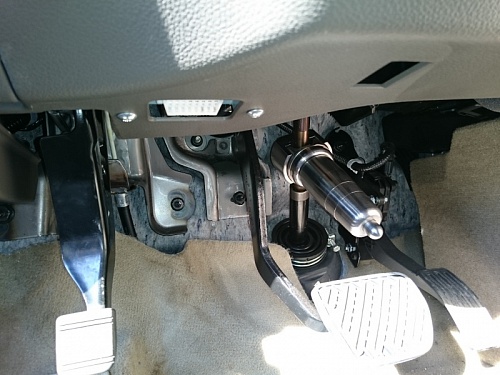 Блокиратор рулевого вала Заслон установленный на автомобиле Nissan Murano II 2007-2016