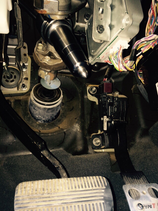 Блокиратор рулевого вала Заслон установленный на автомобиле Nissan Pathfinder III 2004-2014