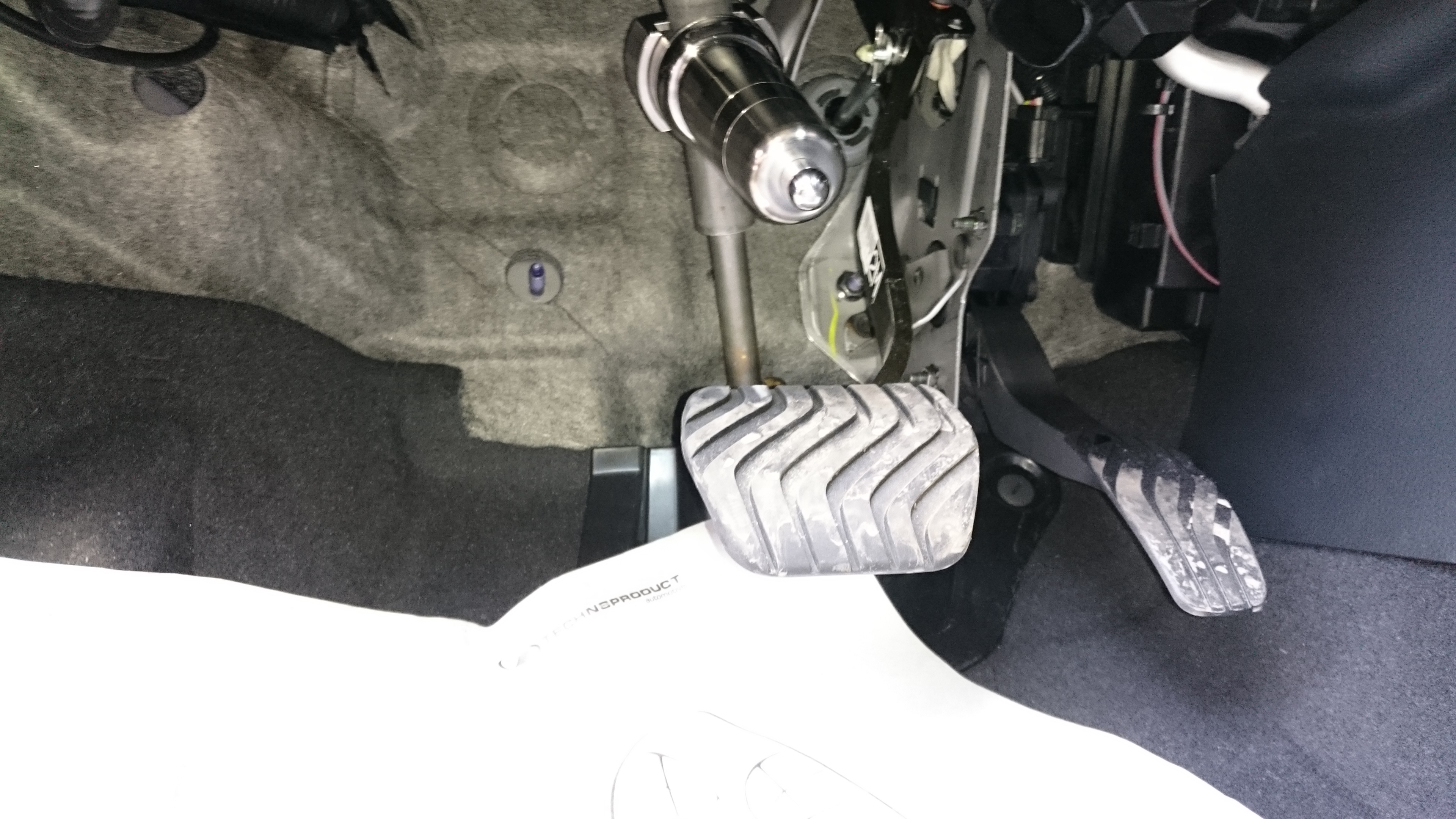 Блокиратор рулевого вала Заслон установленный на автомобиле Nissan Qashqai II 2013-