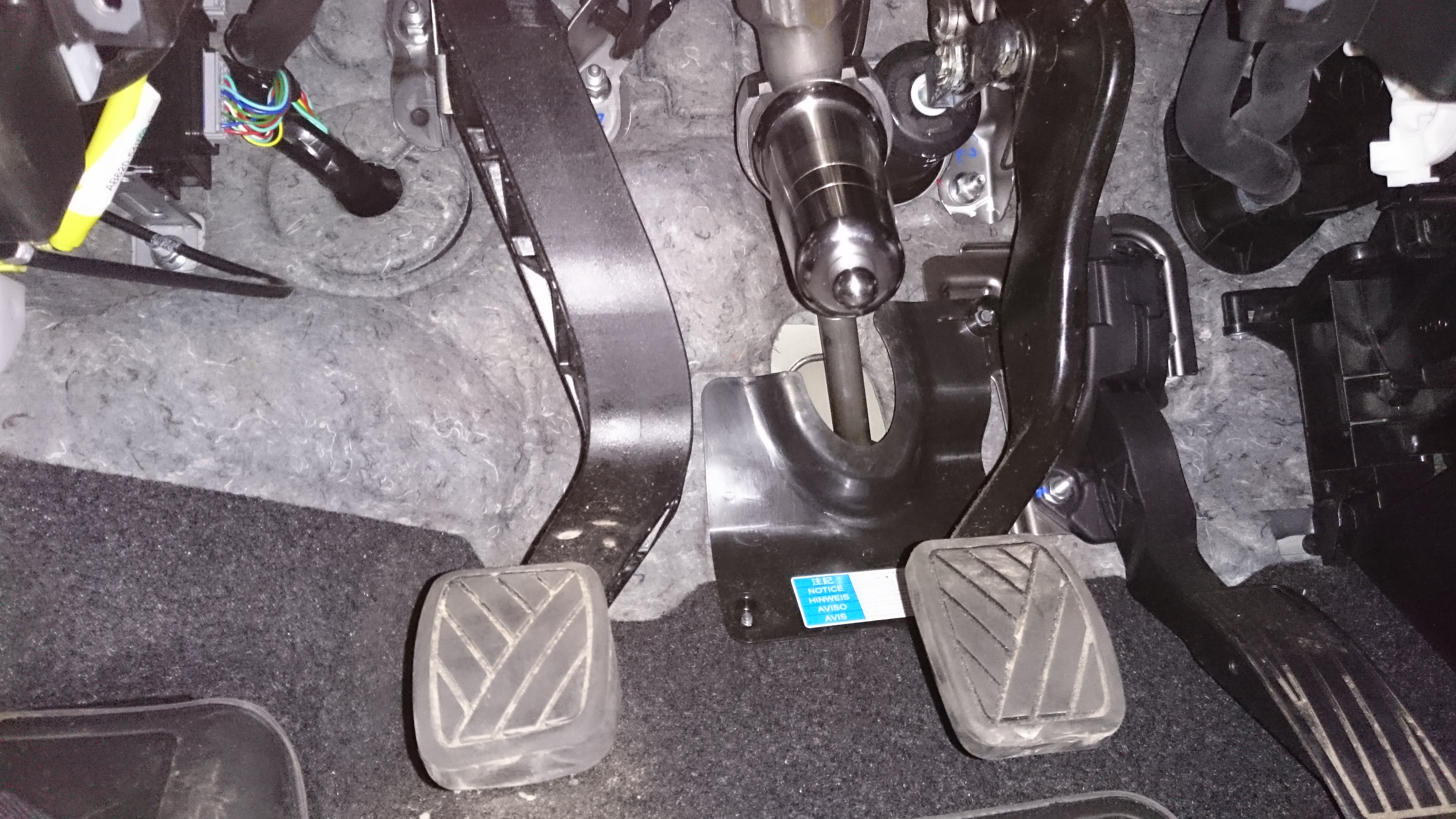 Блокиратор рулевого вала Заслон установленный на автомобиле Suzuki Vitara 2014-