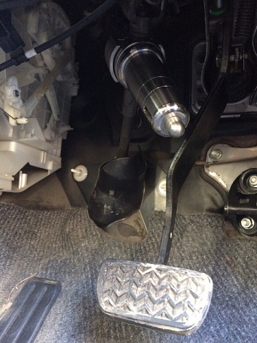 Блокиратор рулевого вала Заслон установленный на автомобиле Toyota Succeed