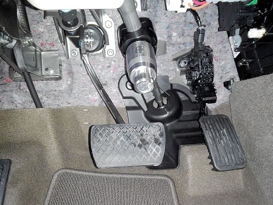 Блокиратор рулевого вала Перехват-Универсал установленный на автомобиле Acura RDX 2012-