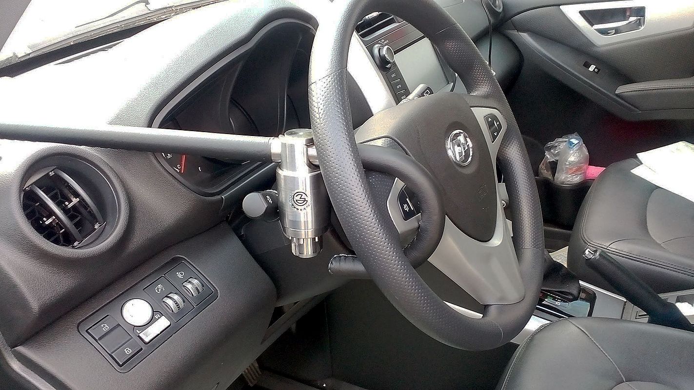 Блокиратор руля Питон установленный на автомобиле Lifan X60 2012-